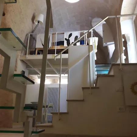 Sole Di Paglia Giu Matera